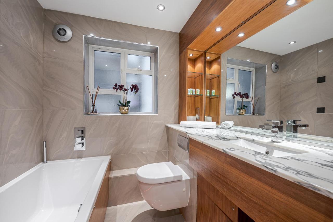 Elegant Ground Floor Apartment With Ac In Knightsbridge Steps Away From Harrods Londra Exterior foto